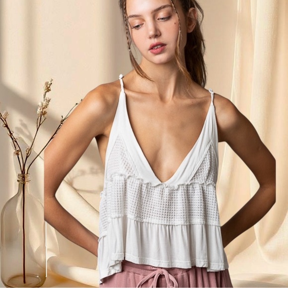 POL White Ruffle Hem Sleeveless Top - Picture 5 of 7